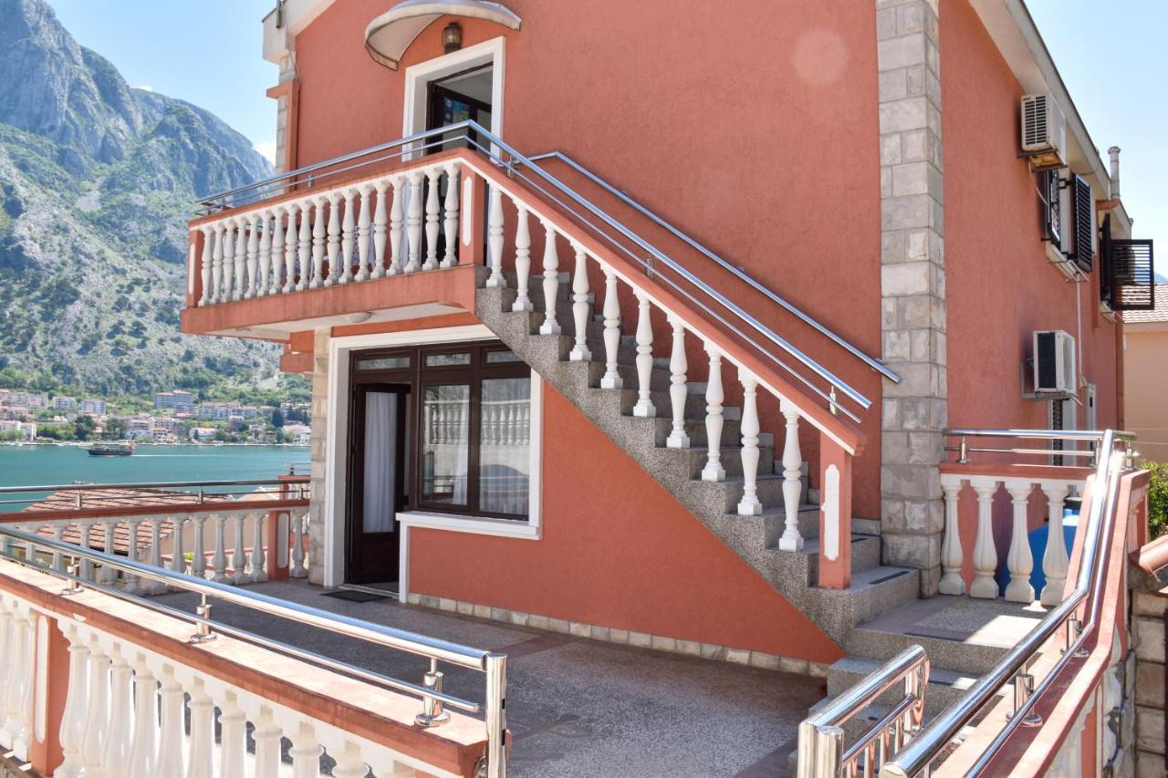 Apartments Simun Котор Екстериор снимка